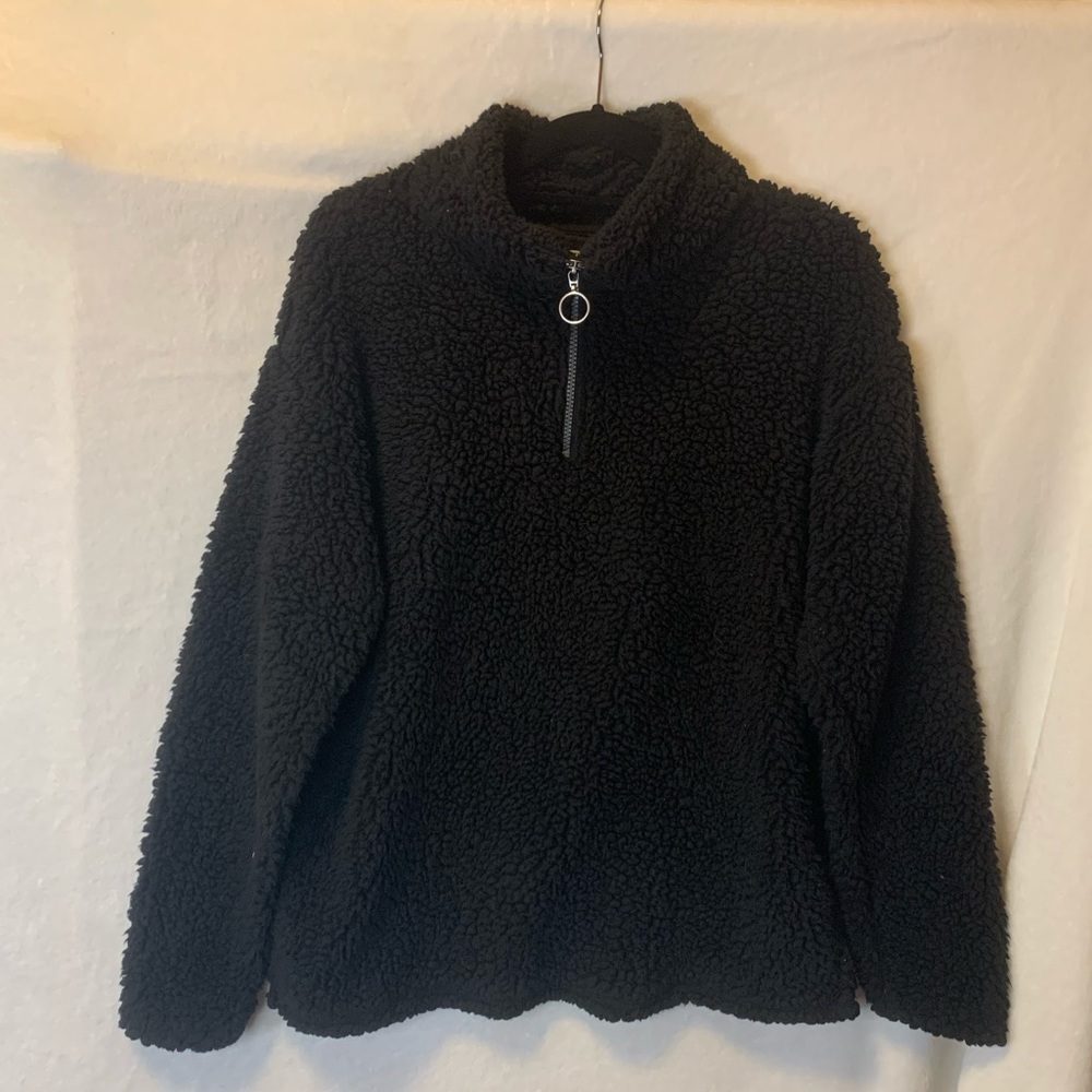Black Sherpa pullover